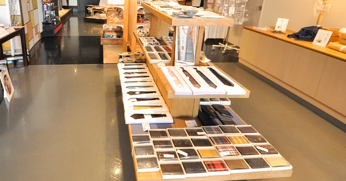 おやま本場結城紬クラフト館 館内