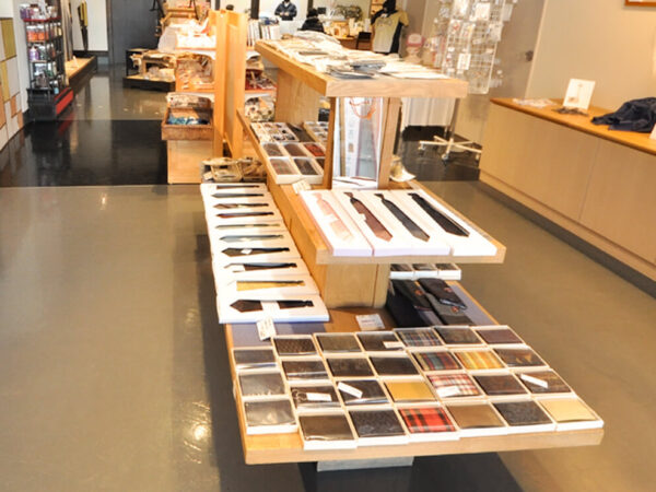おやま本場結城紬クラフト館　館内